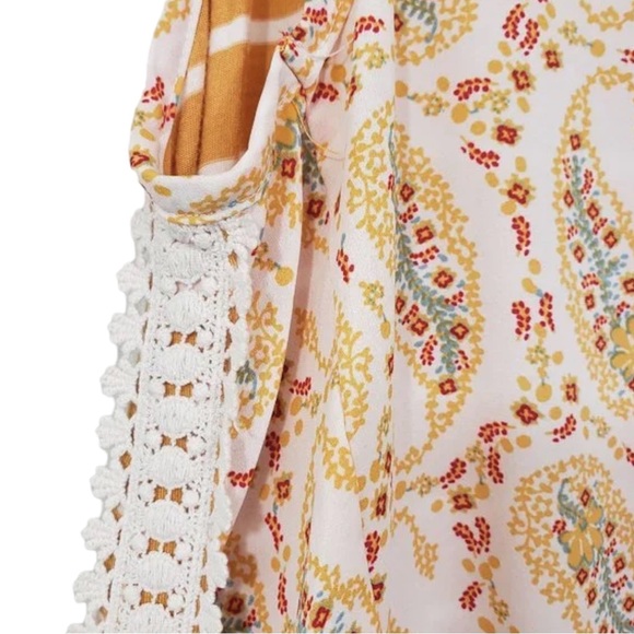 Tru Self size medium gold stripes, paisley sides & back, lace down front EUC - Picture 15 of 16